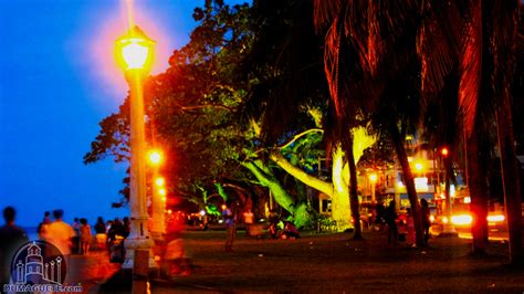 dumaguete boulevard at night